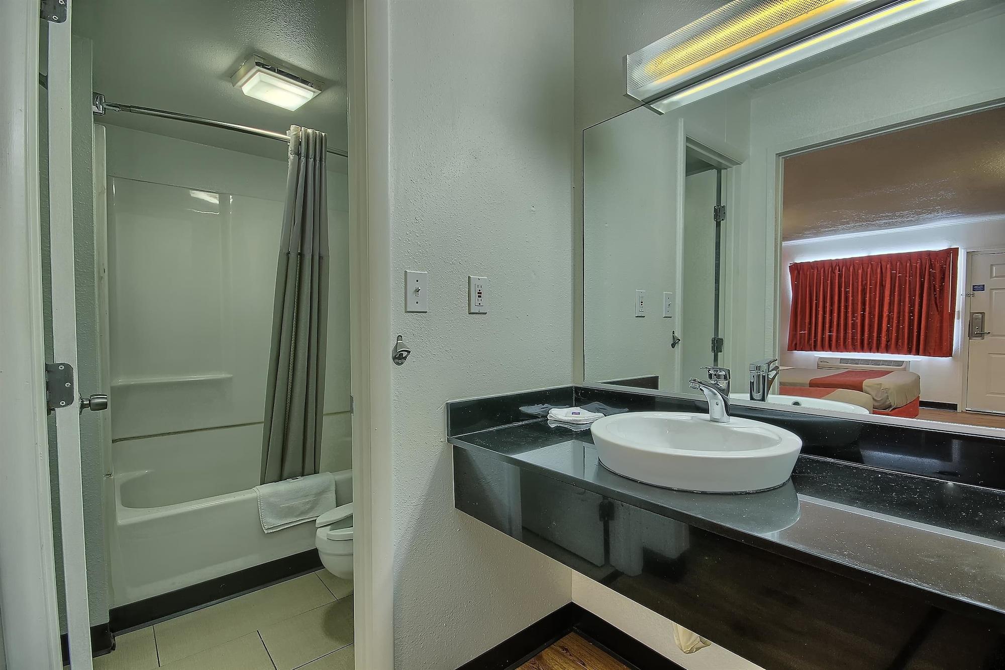 Hotel 6-lima, Oh 3*